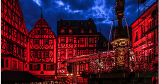 Illumination zur Bühnenshow auf Marktplatz in Bernkastel 